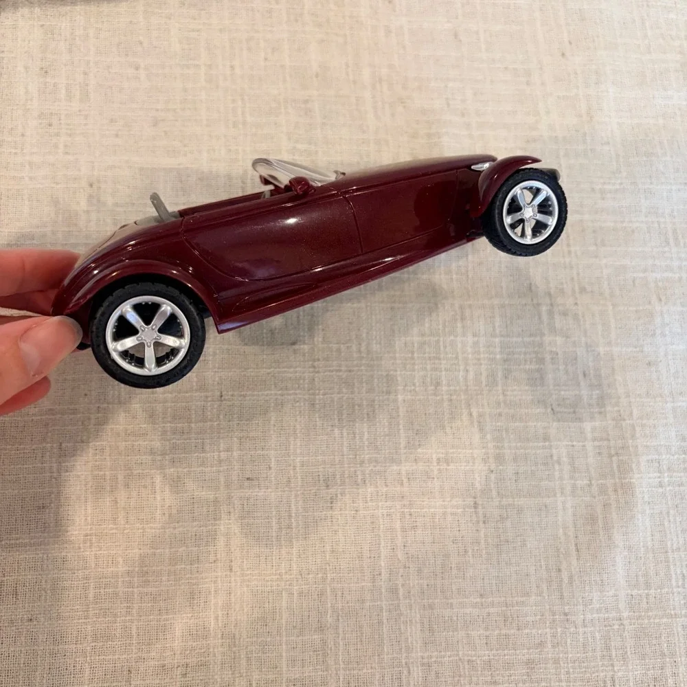 AMT Ertl Plymouth Prowler Snapfast Plus 1:25 Scale Model Kit 31802 Maroon Red